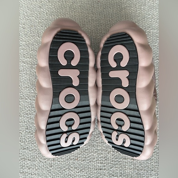 Crocs Quilted Satin Platform Loafers  – Women’s 8 / Men’s 6 – Brand New with Tag - Picture 10 of 16